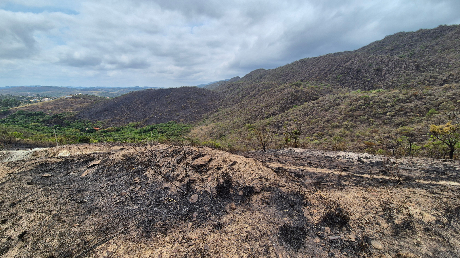 ​Incêndio na Serra de São José é controlado após dias de combate intenso