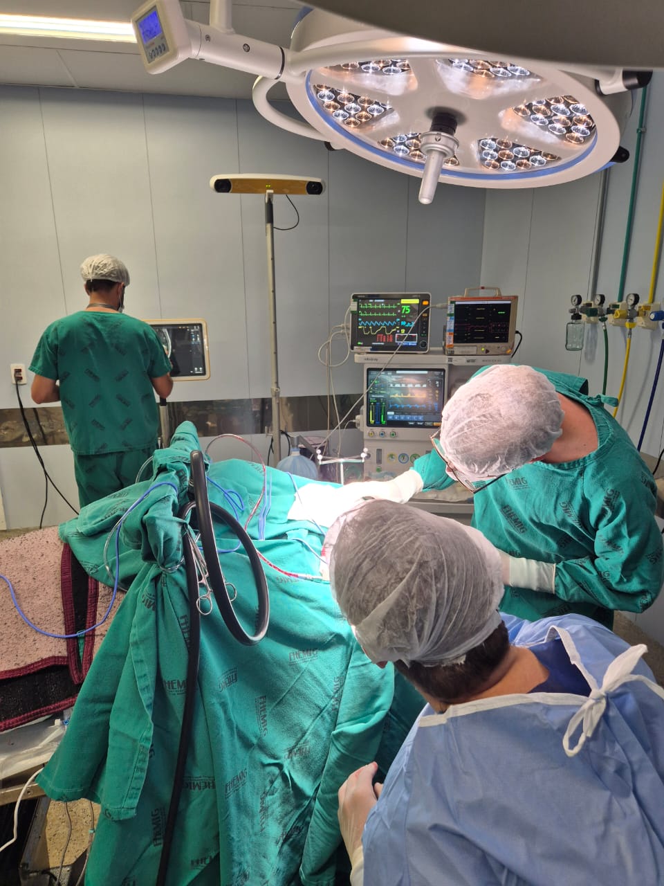 ​Hospital de Barbacena realiza primeira cirurgia com neuronavegação e amplia atendimento de alta complexidade no Campo das Vertentes