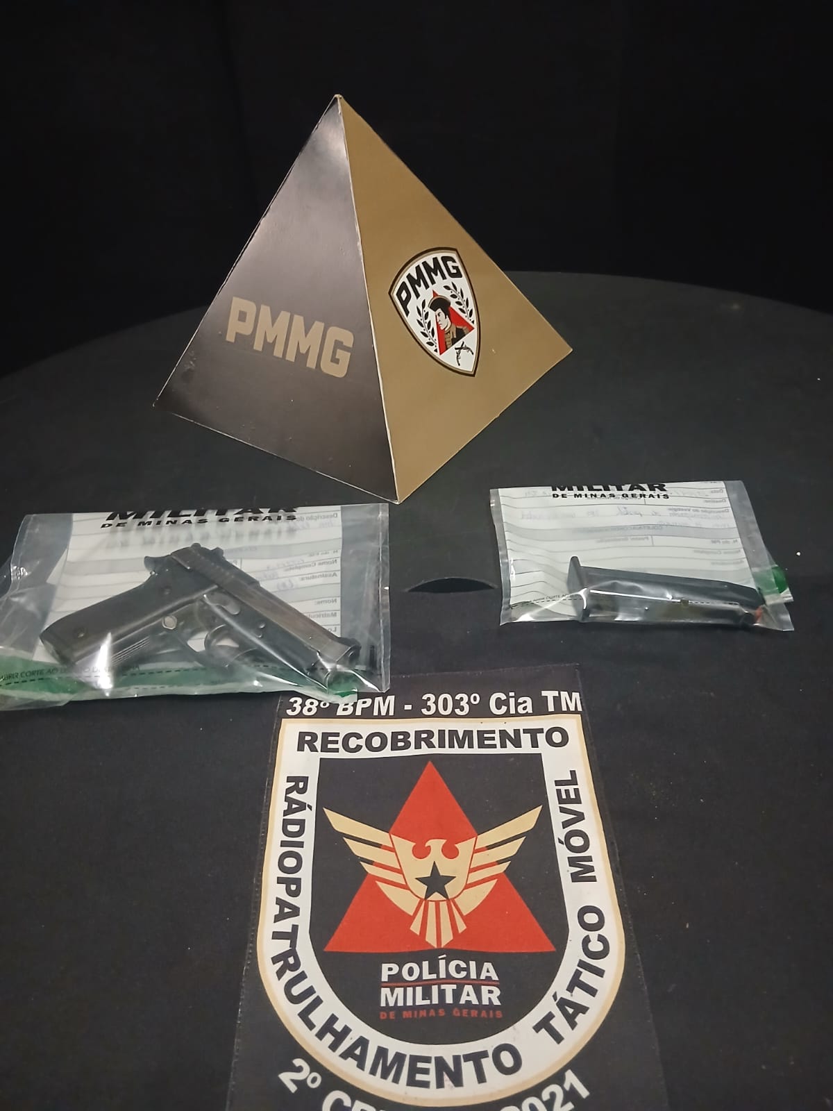 Mulher é presa por posse ilegal de arma no Senhor dos Montes