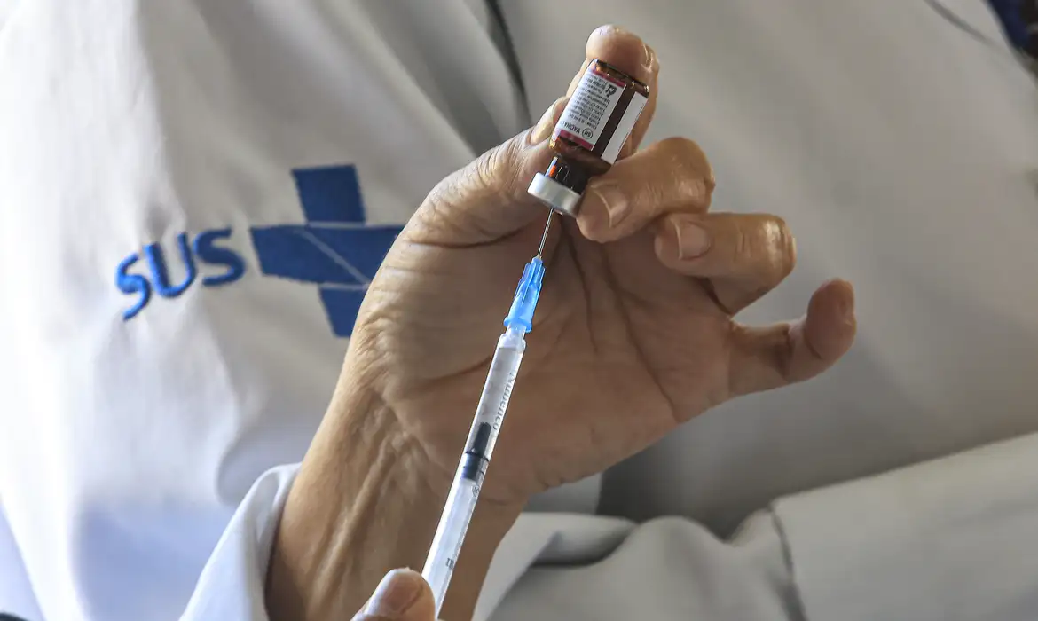 ​Resende Costa amplia vacinação contra doenças pneumocócicas e realiza ação do Vacimóvel