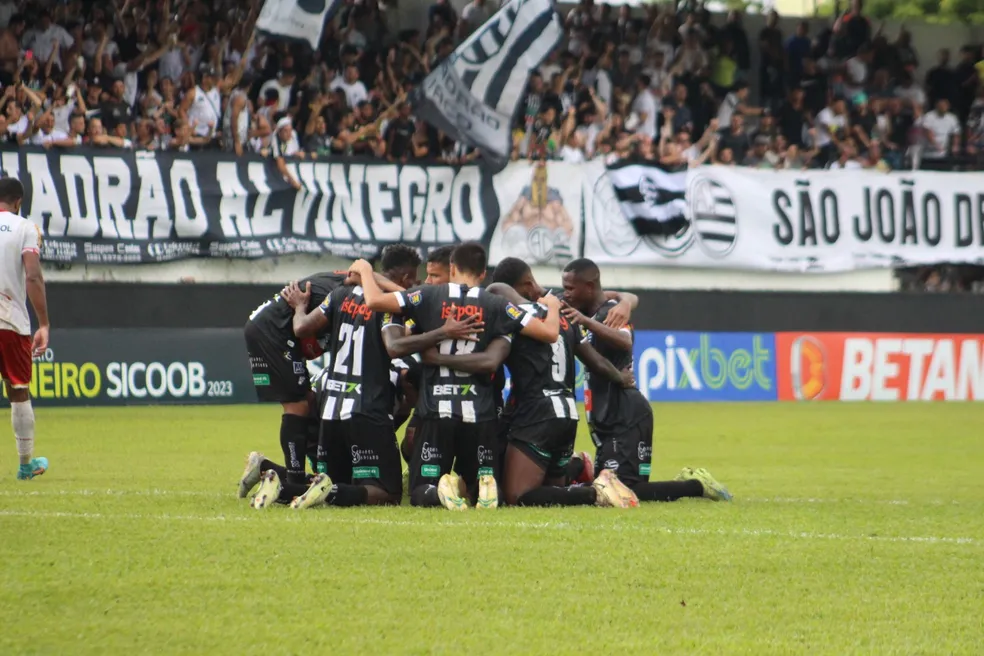 ​Athletic duela contra Amazonas nesta sexta (03) em busca de se afastar do Z-4