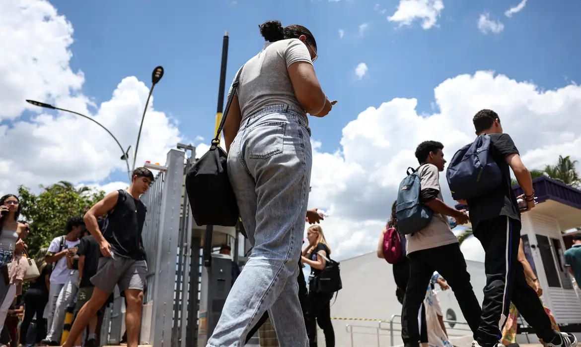 ​Inep começa a emitir declaração de conclusão do ensino médio a partir desta sexta-feira (30)