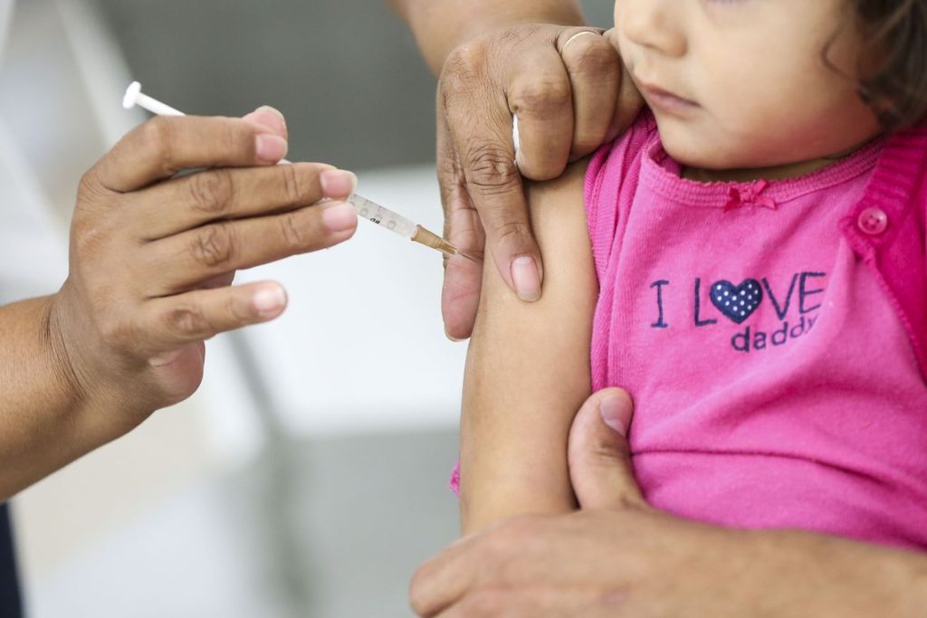 ​Minas inicia campanha para atualizar vacinação de crianças e adolescentes