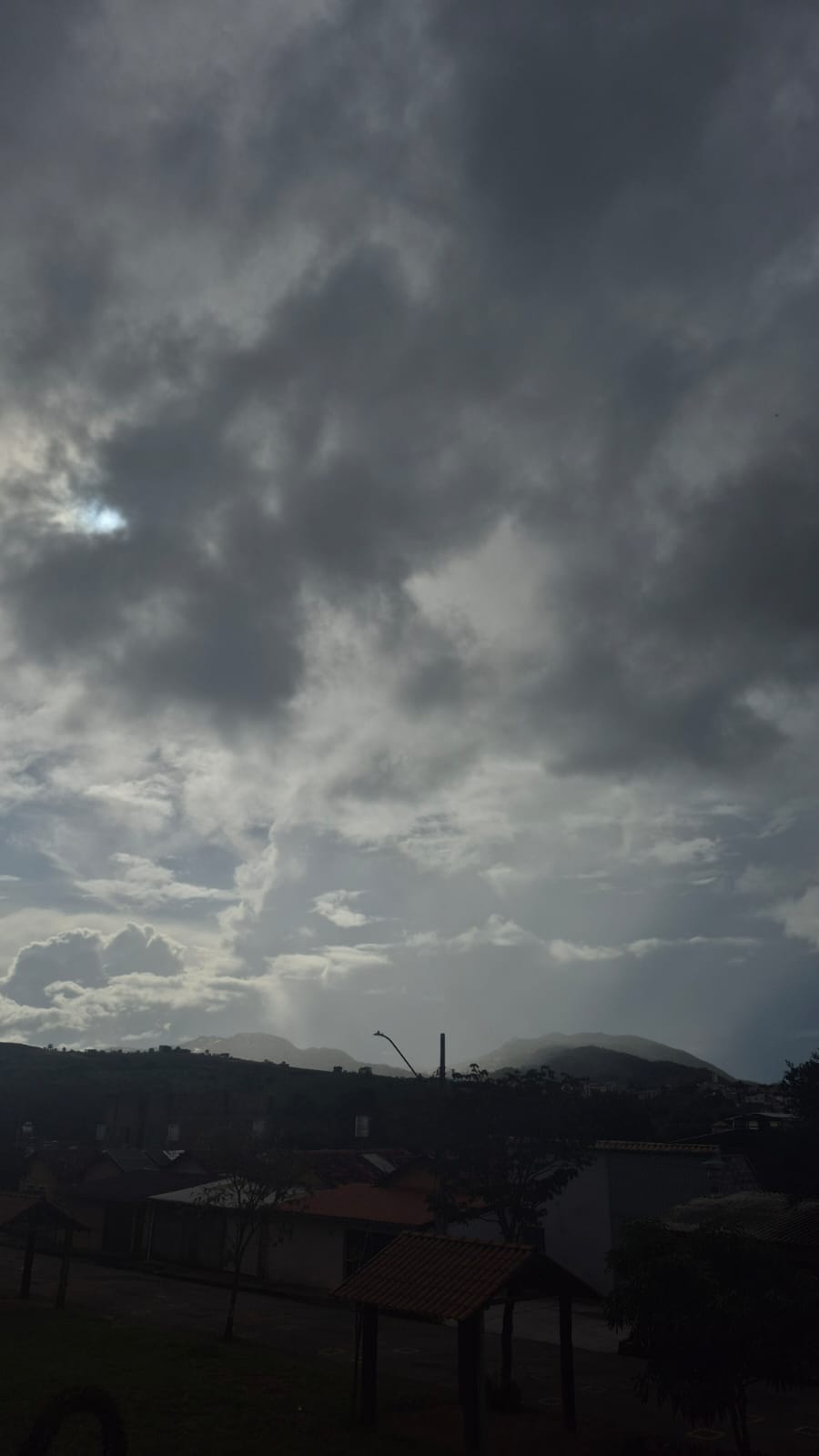 ​São João del-Rei segue sob alerta vermelho para acumulado de chuva até esta sexta-feira (27)