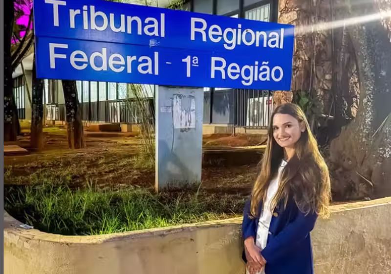 Mineira toma posse como juíza federal mais jovem da história do Brasil