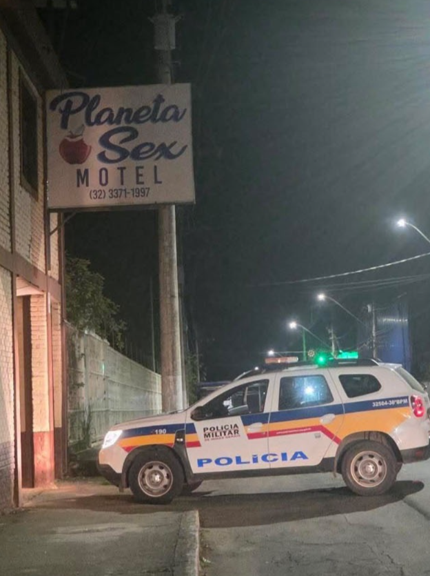 ​Homem é contido pela PM após confusão em motel na BR-494 em São João del-Rei