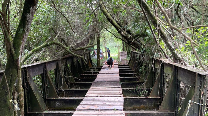 ​Ponte histórica de cerca de 20 metros desaparece na zona rural de Prados e caso é investigado