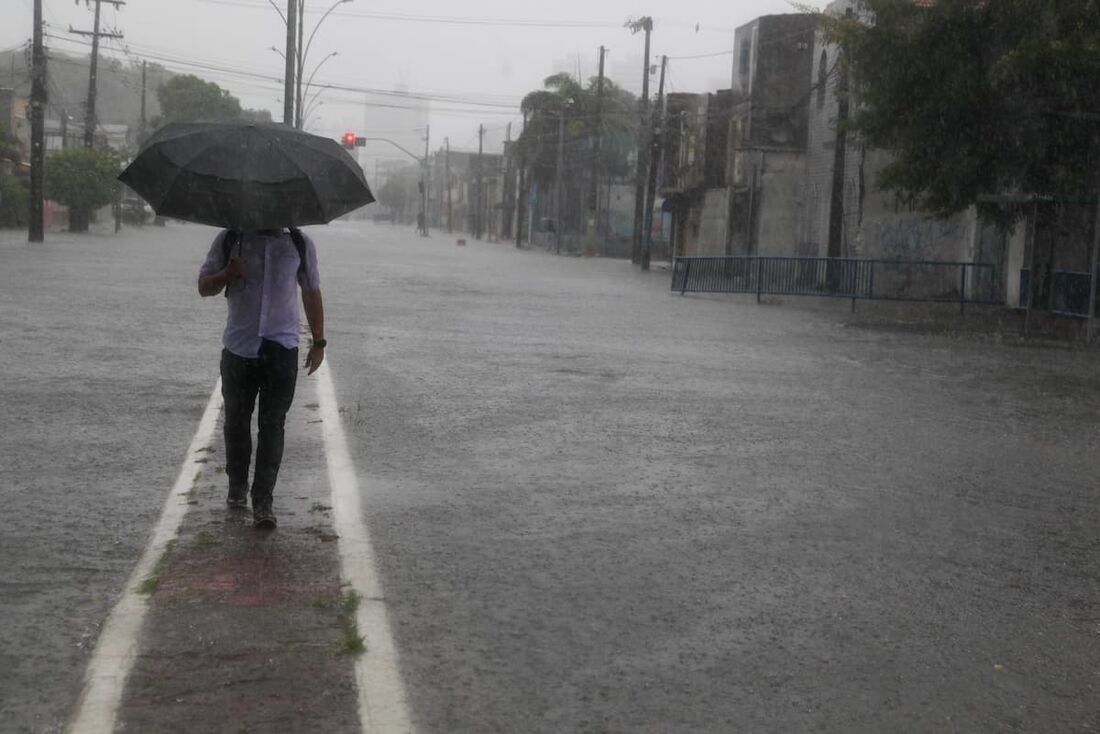 ​INMET emite alerta de perigo para acumulado de chuva em São João del-Rei