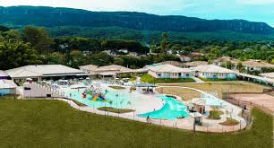 ​Resort de luxo em Tiradentes é condenado a indenizar família em mais de R$ 40 mil por acidente em toboágua