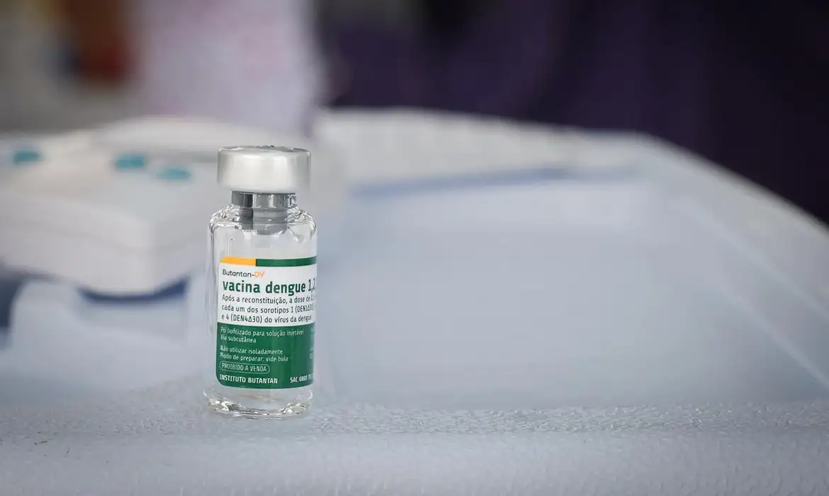 ​Butantan antecipa entrega de 1,3 milhão de doses da vacina contra dengue ao SUS