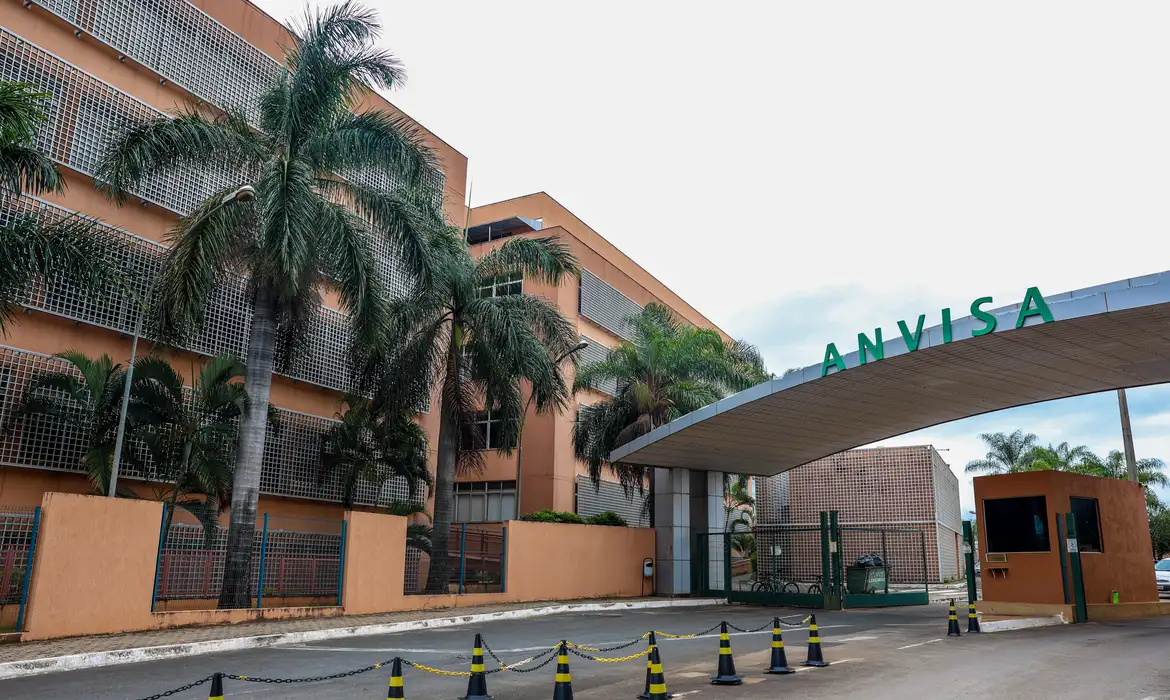 ​Anvisa aprova novo medicamento para enxaqueca e genéricos de liraglutida